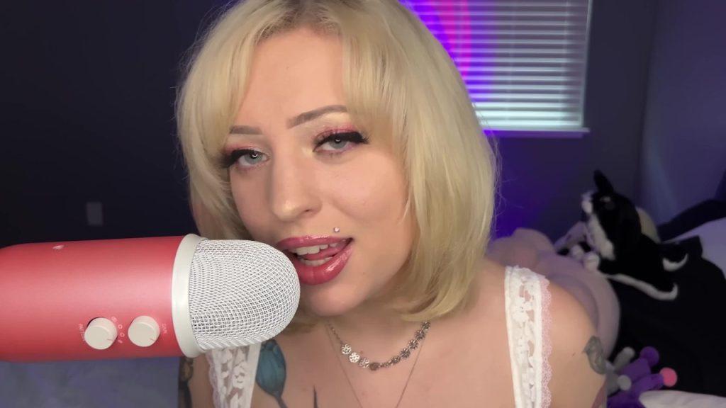 ARILOVE ASMR GIRLFRIEND TINGLY WHISPERS AND KISSES VIDEO